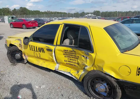 2007 Ford Crown Victoria Police/Police Interceptor z USA, uszkodzony, nr VIN 2FAFP71W57X134571